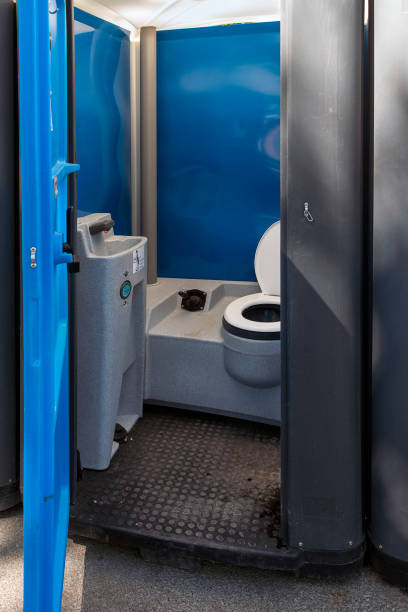 Best Porta potty delivery and setup  in Laredo, TX